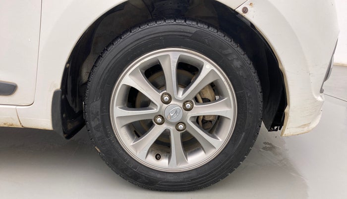 2016 Hyundai Grand i10 ASTA (O) AT 1.2 KAPPA VTVT, Petrol, Automatic, 80,105 km, Right Front Wheel
