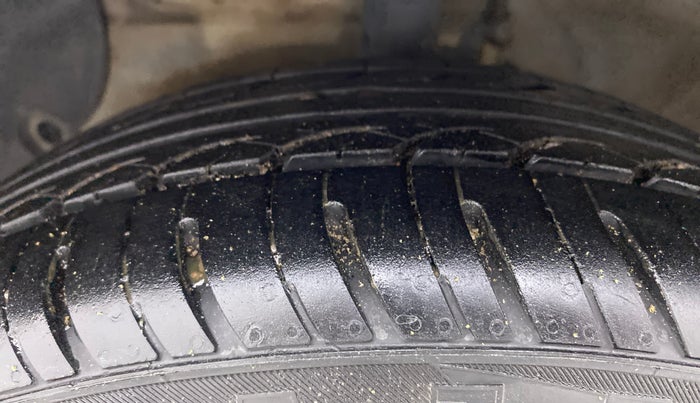 2016 Hyundai Grand i10 ASTA (O) AT 1.2 KAPPA VTVT, Petrol, Automatic, 80,105 km, Left Front Tyre Tread