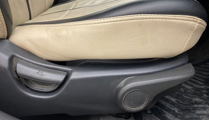 2016 Hyundai Grand i10 ASTA (O) AT 1.2 KAPPA VTVT, Petrol, Automatic, 80,105 km, Driver Side Adjustment Panel