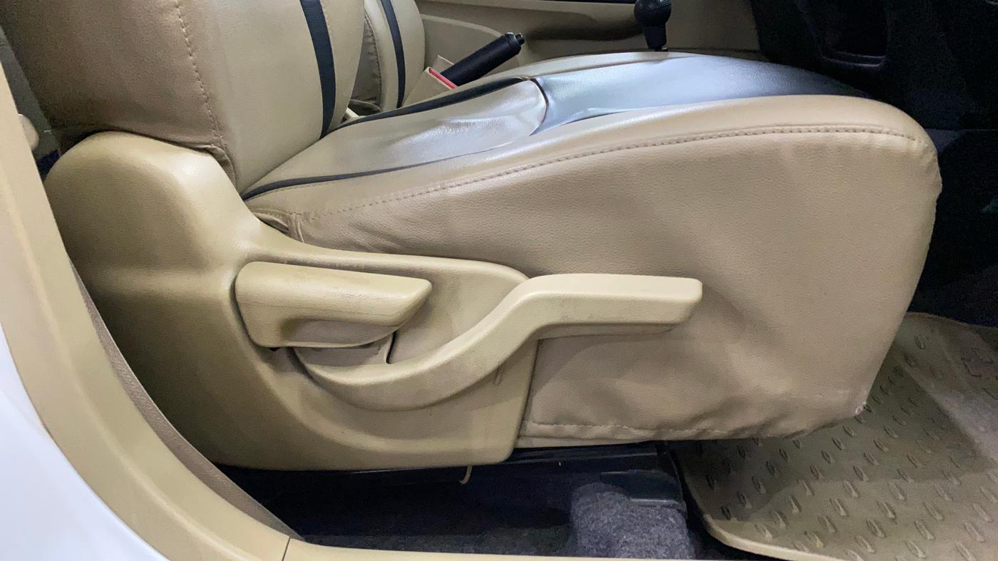2018 Honda Brio S MT, Petrol, Manual, 53,825 km, Driver Side Adjustment Panel