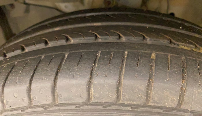 2017 Honda Jazz 1.2L I-VTEC V, Petrol, Manual, 15,017 km, Left Front Tyre Tread