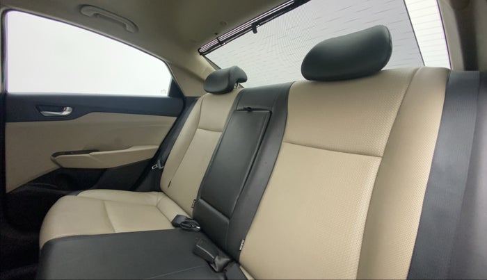 2018 Hyundai Verna 1.6 CRDI SX + AT, Diesel, Automatic, 46,056 km, Right Side Rear Door Cabin