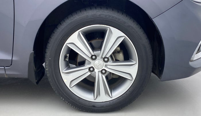 2018 Hyundai Verna 1.6 CRDI SX + AT, Diesel, Automatic, 46,056 km, Right Front Wheel