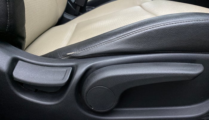 2018 Hyundai Verna 1.6 CRDI SX + AT, Diesel, Automatic, 46,056 km, Driver Side Adjustment Panel
