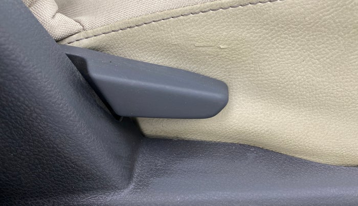 2013 Renault Duster 85 PS RXL DIESEL, Diesel, Manual, 91,445 km, Driver Side Adjustment Panel