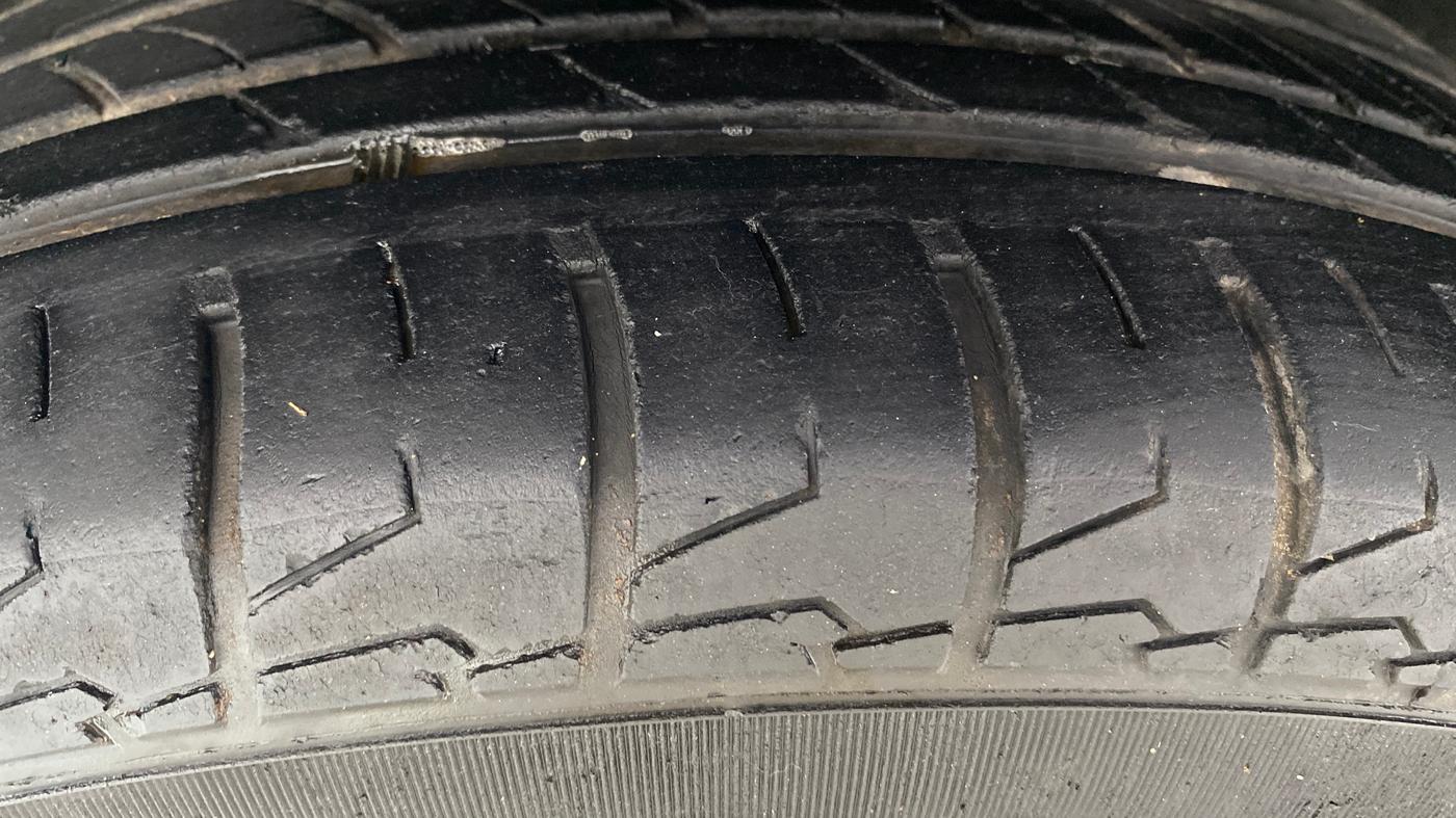 2013 Renault Duster 85 PS RXL DIESEL, Diesel, Manual, 91,445 km, Left Front Tyre Tread