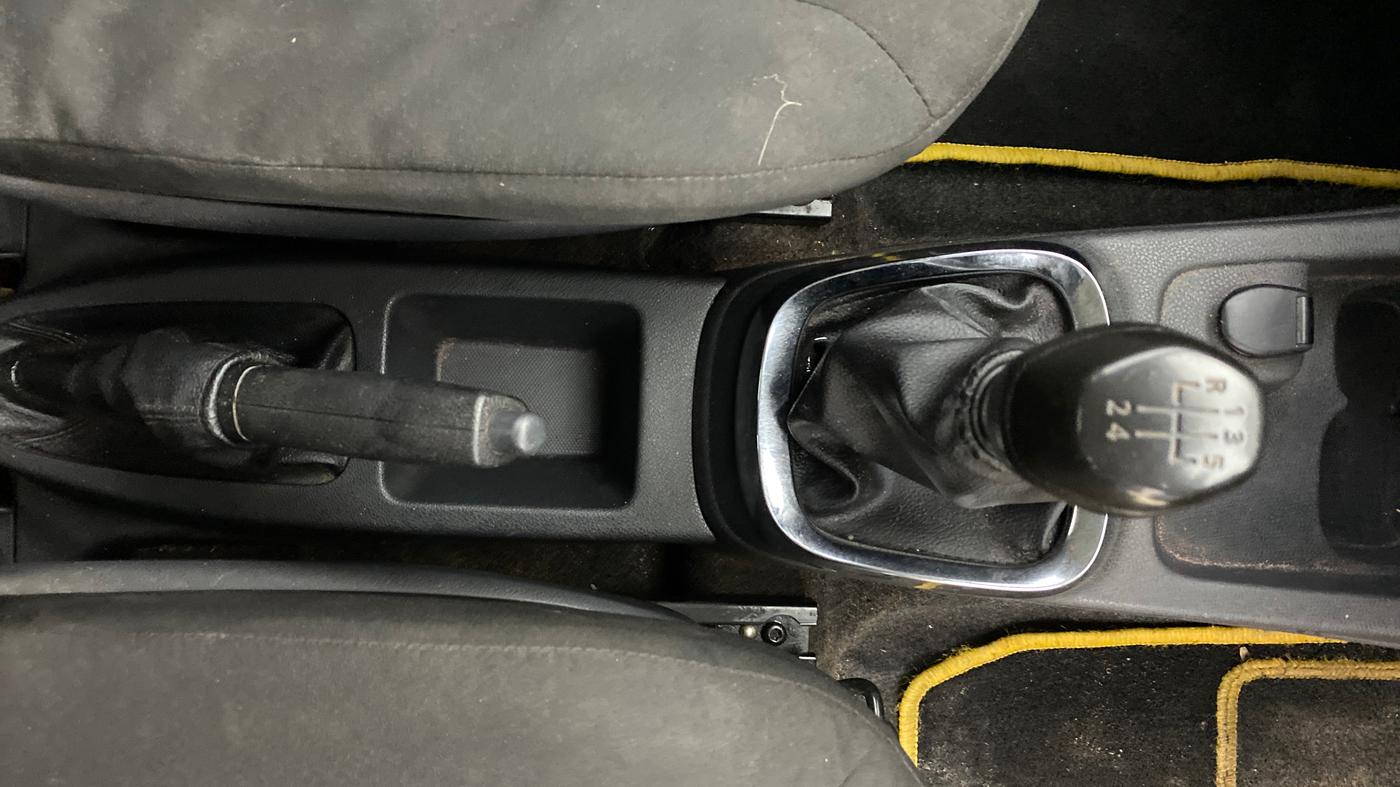 2016 Renault Kwid RXT 0.8, Petrol, Manual, 38,221 km, Gear Lever