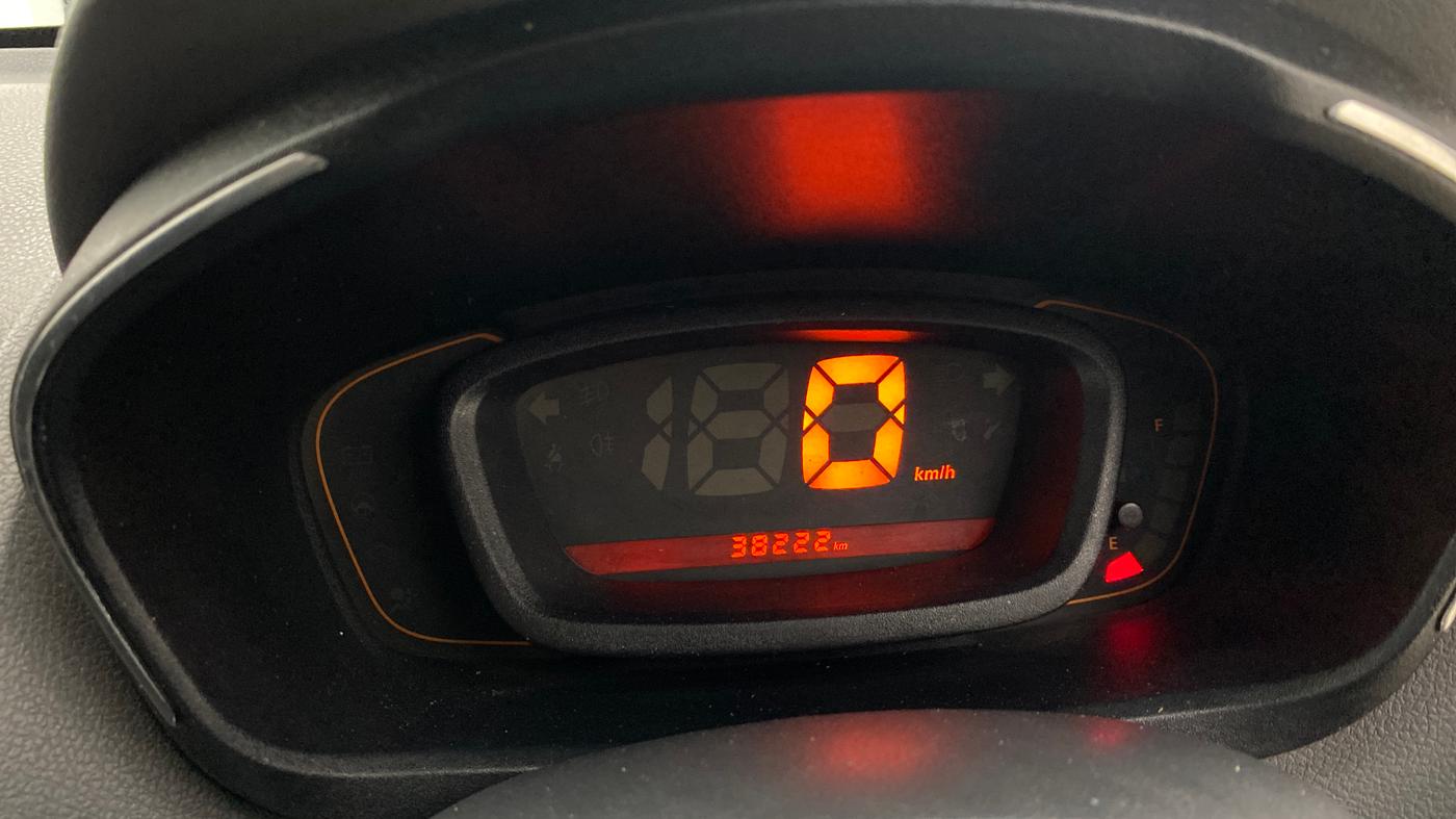 2016 Renault Kwid RXT 0.8, Petrol, Manual, 38,221 km, Odometer Image