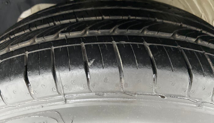 2020 MG HECTOR PLUS SHARP HYBRID PETROL, Petrol, Manual, 4,031 km, Left Front Tyre Tread