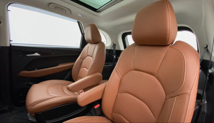 2020 MG HECTOR PLUS SHARP HYBRID PETROL, Petrol, Manual, 4,031 km, Right Side Rear Door Cabin