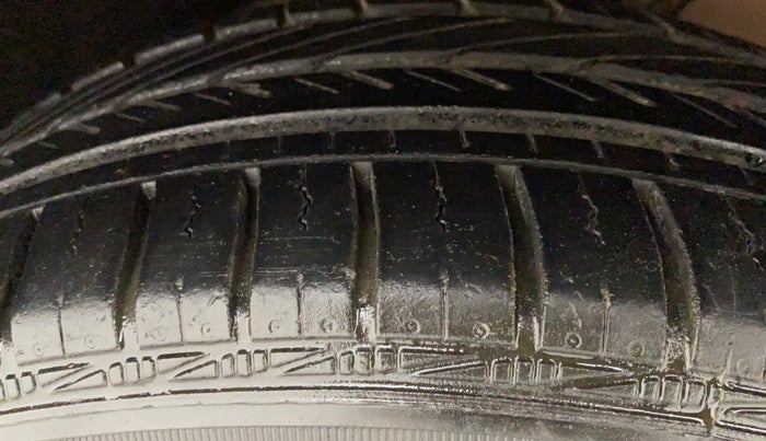 2015 Volkswagen Polo GT TSI AT, Petrol, Automatic, 26,008 km, Left Front Tyre Tread