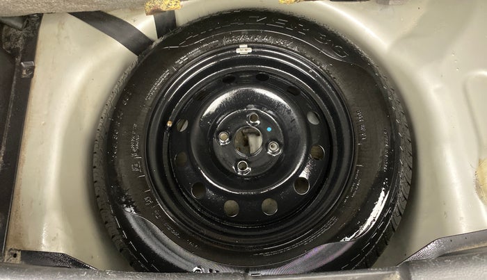 2015 Maruti Swift VXI, Petrol, Manual, 83,369 km, Spare Tyre