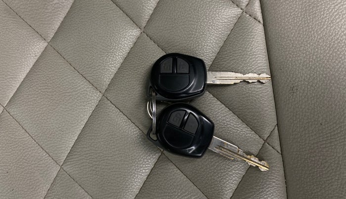 2015 Maruti Swift VXI, Petrol, Manual, 83,369 km, Key Close Up