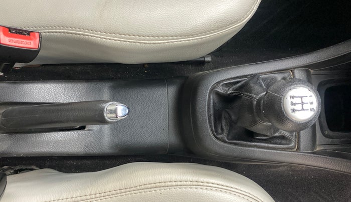 2015 Maruti Swift VXI, Petrol, Manual, 83,369 km, Gear Lever