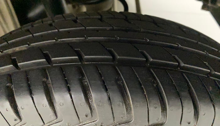 2014 Maruti Alto 800 LXI, Petrol, Manual, 33,658 km, Left Rear Tyre Tread