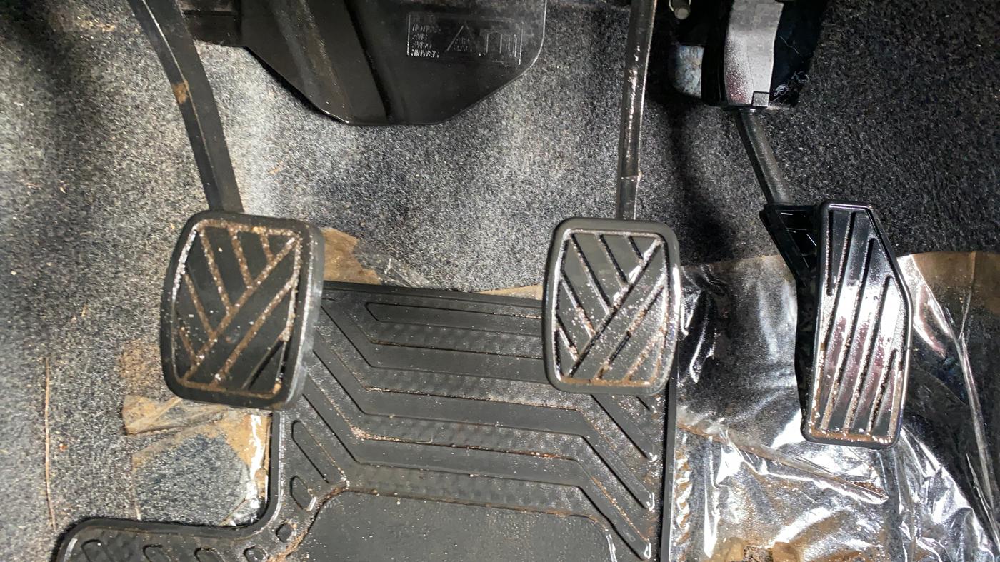 2021 Maruti XL6 ZETA MT, Petrol, Manual, 52,393 km, Pedals