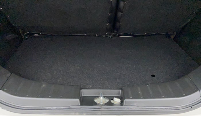 2016 Maruti Wagon R 1.0 VXI AMT, Petrol, Automatic, 14,321 km, Boot Inside