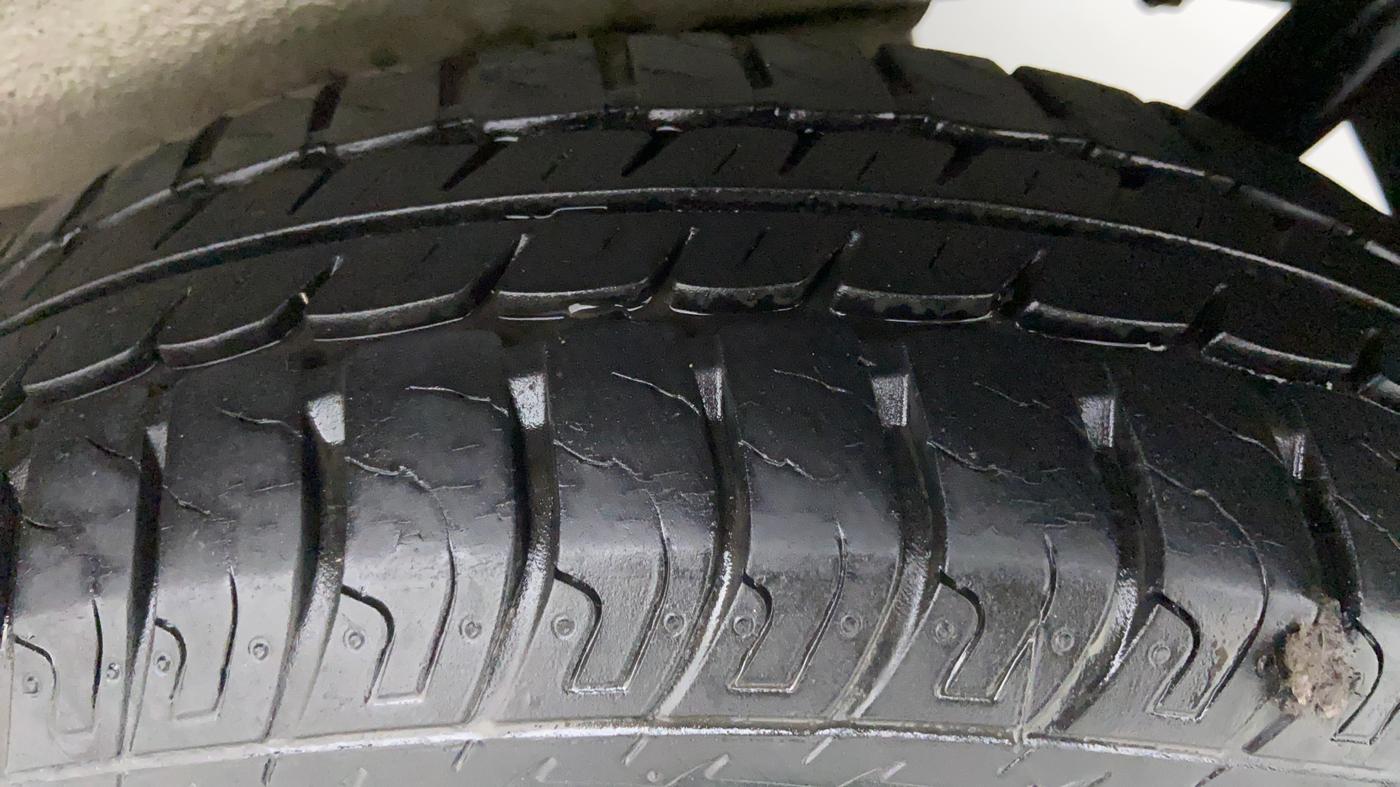 2016 Maruti Wagon R 1.0 VXI AMT, Petrol, Automatic, 14,321 km, Left Rear Tyre Tread