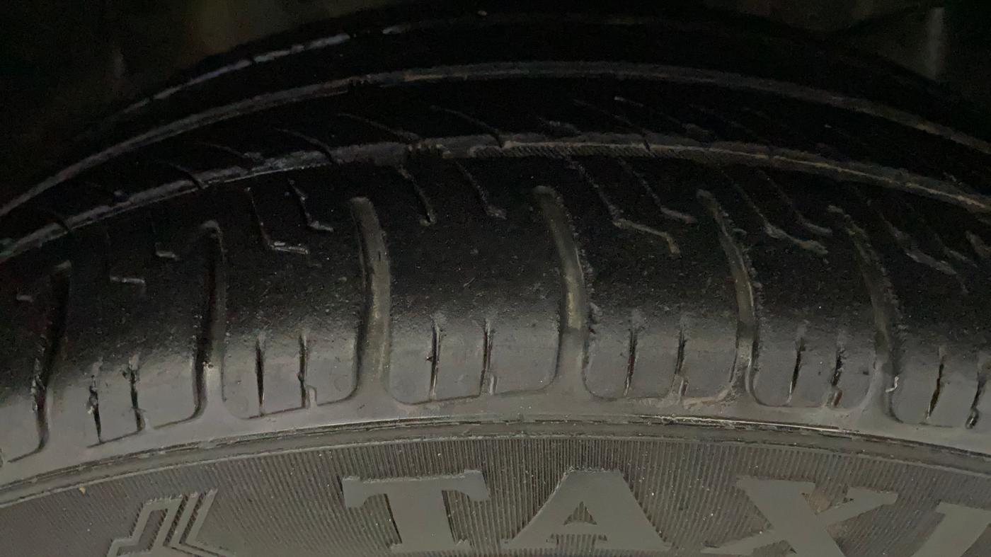 2016 Honda Amaze 1.2L I-VTEC S, Petrol, Manual, 63,278 km, Right Front Tyre Tread