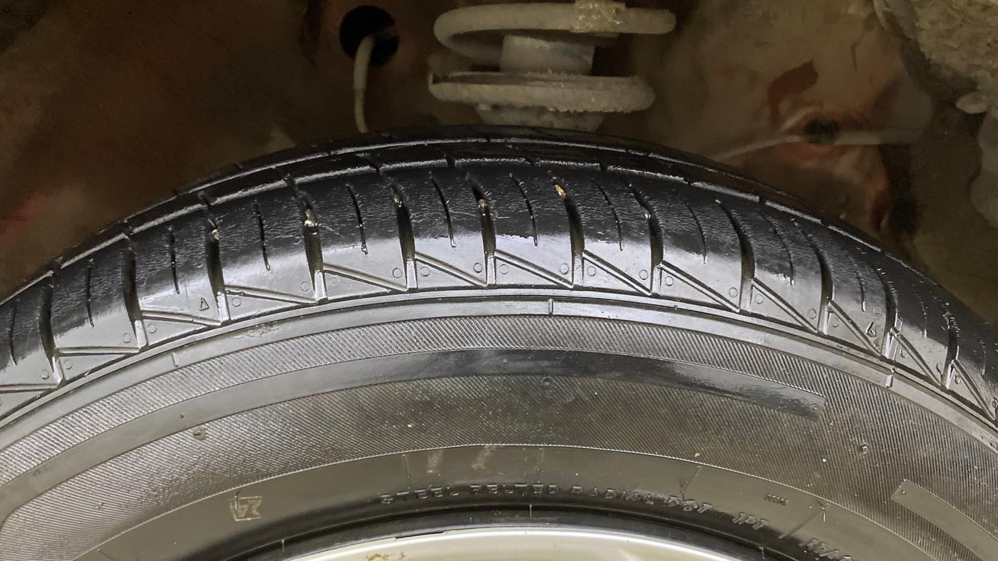 2023 Maruti S PRESSO VXI PLUS (O) AMT, Petrol, Automatic, 17,995 km, Right Front Tyre Tread