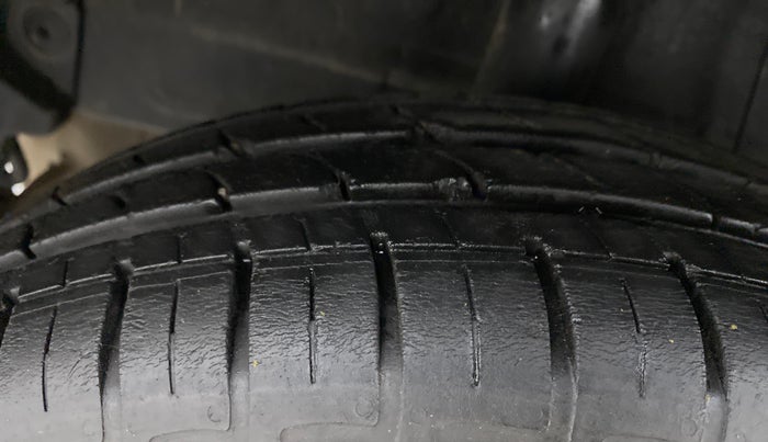 2021 Hyundai GRAND I10 NIOS SPORTZ CNG MT, CNG, Manual, 21,187 km, Right Rear Tyre Tread