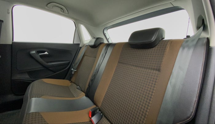 2018 Volkswagen Polo HIGH LINE PLUS 1.0, Petrol, Manual, 22,397 km, Right Side Rear Door Cabin