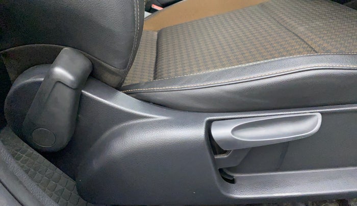 2018 Volkswagen Polo HIGH LINE PLUS 1.0, Petrol, Manual, 22,397 km, Driver Side Adjustment Panel