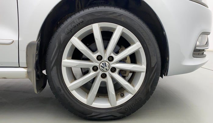 2018 Volkswagen Polo HIGH LINE PLUS 1.0, Petrol, Manual, 22,397 km, Right Front Wheel
