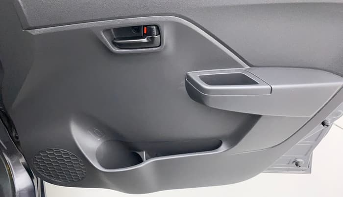 2022 Maruti Alto K10 VXI, Petrol, Manual, 1,852 km, Driver Side Door Panels Control