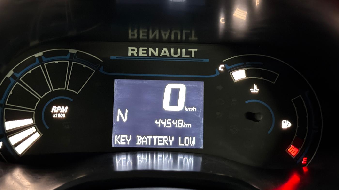 2022 Renault TRIBER RXZ AMT DUAL TONE, Petrol, Automatic, 44,548 km, Odometer Image