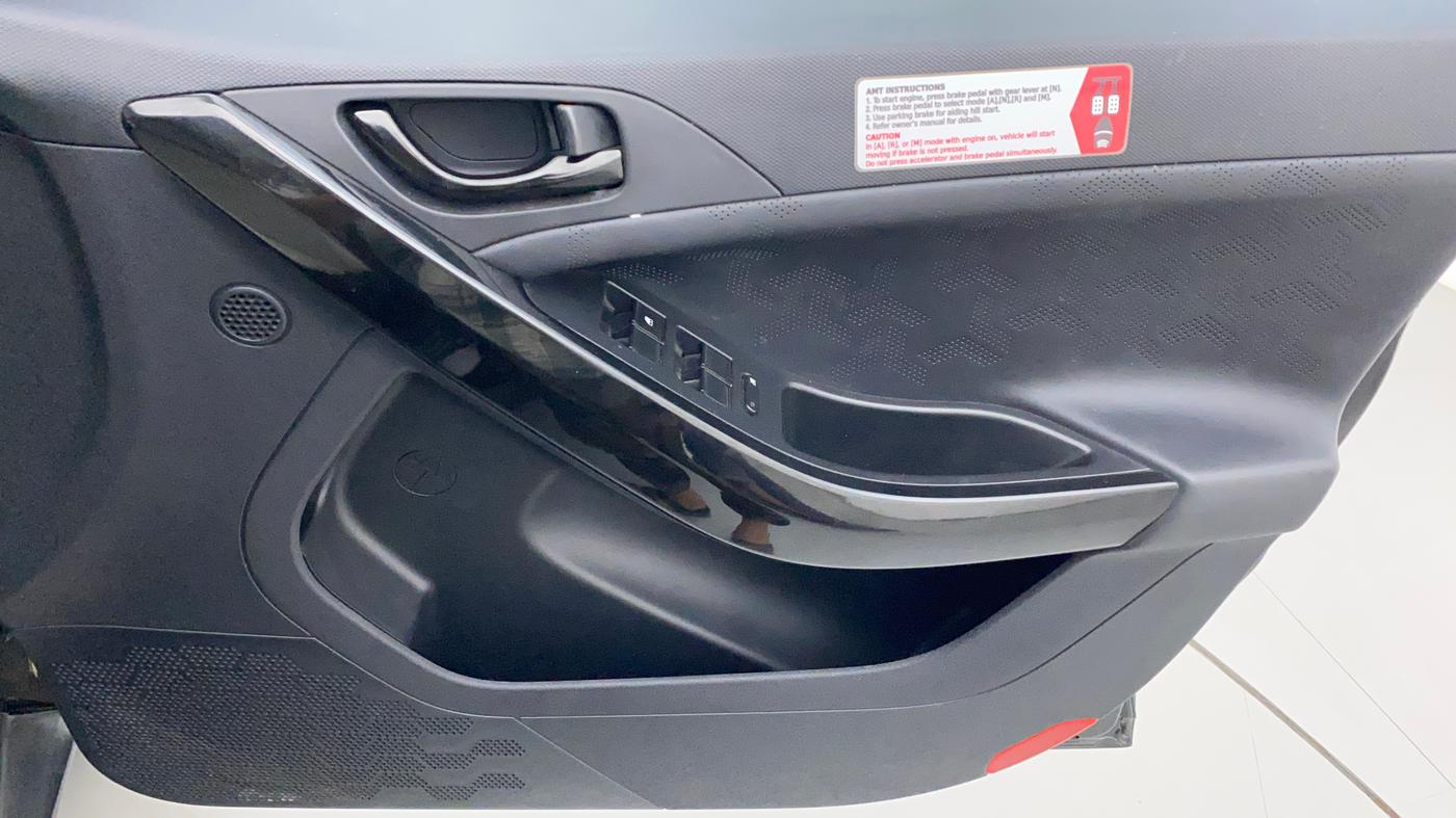 2021 Tata NEXON XZA PLUS (O) PETROL DARK EDITION, Petrol, Automatic, 26,454 km, Driver Side Door Panels Control