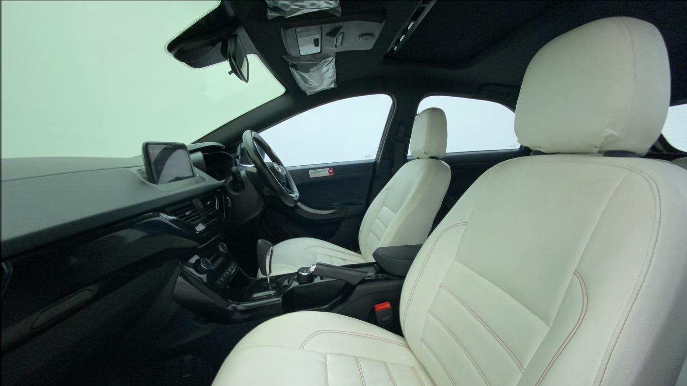 2021 Tata NEXON XZA PLUS (O) PETROL DARK EDITION, Petrol, Automatic, 26,454 km, Right Side Front Door Cabin