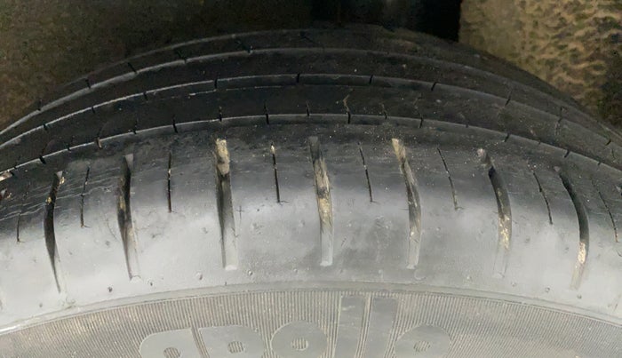 2016 Maruti Baleno ALPHA PETROL 1.2, Petrol, Manual, 25,628 km, Left Rear Tyre Tread