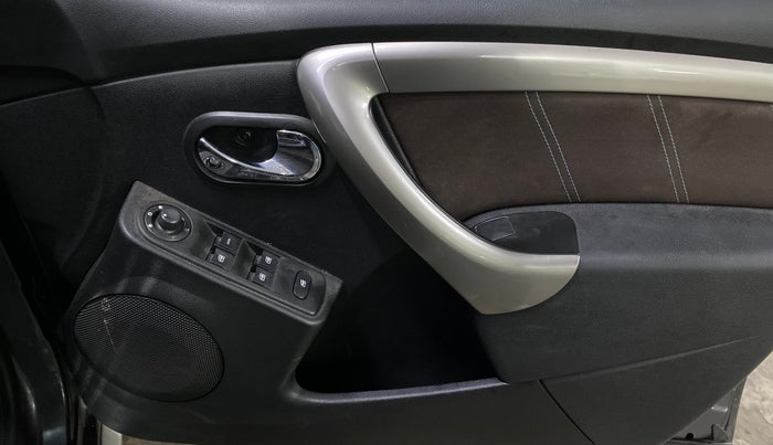 2020 Renault Duster RXZ 1.3 TURBO PETROL CVT, Petrol, Automatic, 42,498 km, Driver Side Door Panels Control