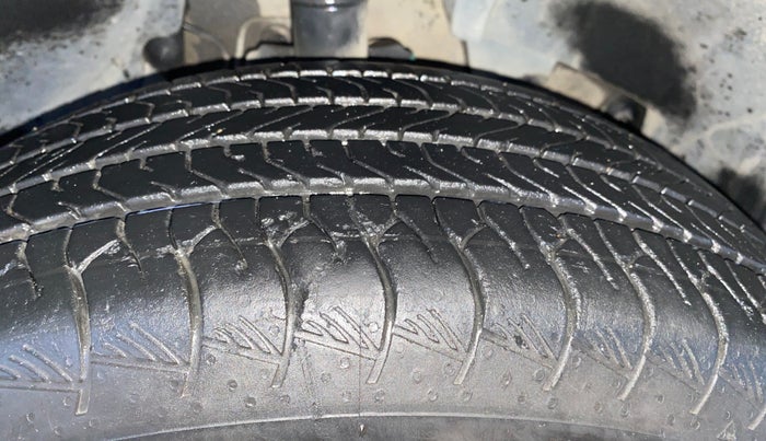 2020 Renault Duster RXZ 1.3 TURBO PETROL CVT, Petrol, Automatic, 42,498 km, Right Front Tyre Tread