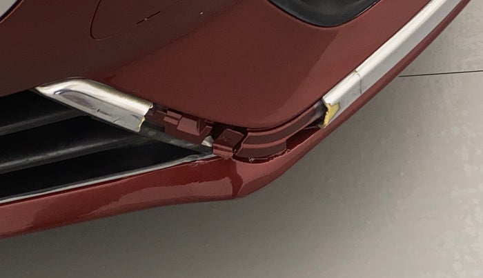 2017 Maruti Dzire VXI AMT, Petrol, Automatic, 33,246 km, Front bumper - Chrome strip damage