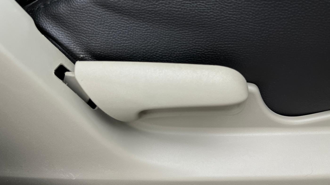 2017 Maruti Celerio VXI (O), Petrol, Manual, 34,375 km, Driver Side Adjustment Panel