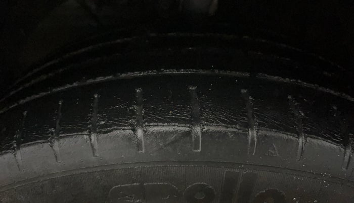 2019 Maruti Baleno ZETA PETROL 1.2, Petrol, Manual, 64,240 km, Left Front Tyre Tread