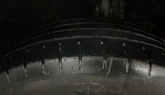 2019 Maruti Baleno ZETA PETROL 1.2, Petrol, Manual, 64,240 km, Right Front Tyre Tread