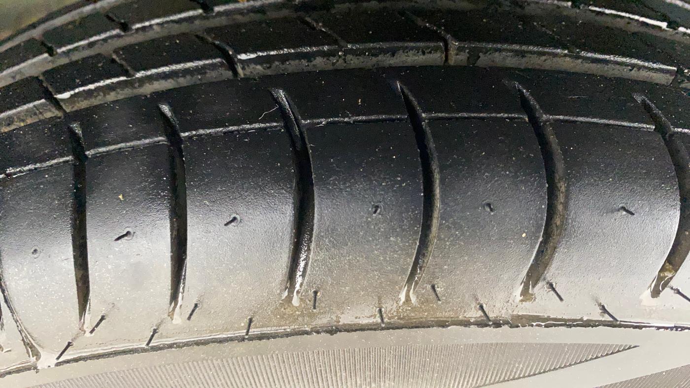 2021 Maruti Alto VXI PLUS, Petrol, Manual, 34,320 km, Left Front Tyre Tread