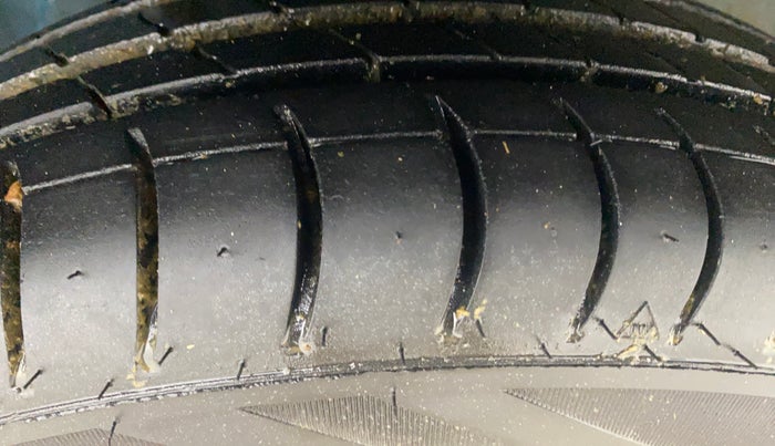 2021 Maruti Alto VXI PLUS, Petrol, Manual, 34,320 km, Right Front Tyre Tread