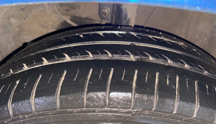 2018 Maruti Baleno DELTA PETROL 1.2, Petrol, Manual, 62,554 km, Left Front Tyre Tread