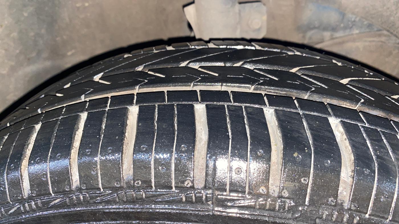 2018 Maruti Baleno DELTA PETROL 1.2, Petrol, Manual, 62,576 km, Right Front Tyre Tread