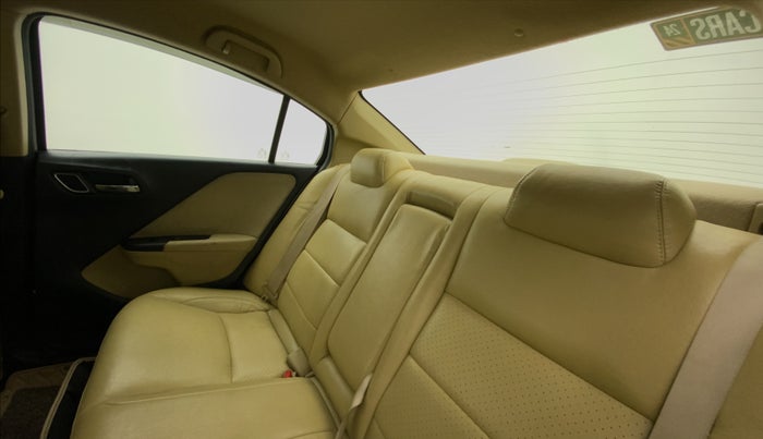 2018 Honda City 1.5L I-VTEC V MT, CNG, Manual, 60,060 km, Right Side Rear Door Cabin