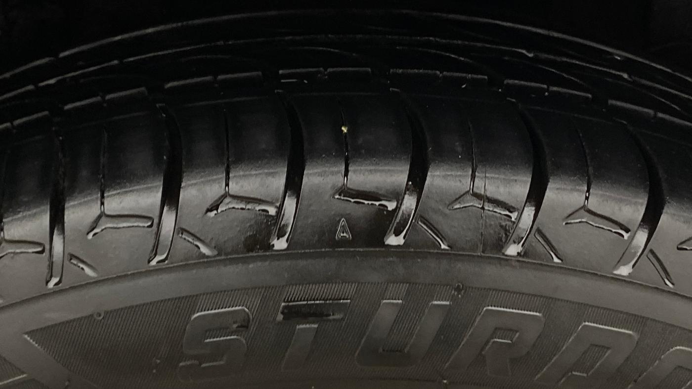 2018 Maruti Swift ZDI AMT, Diesel, Automatic, 63,207 km, Left Rear Tyre Tread