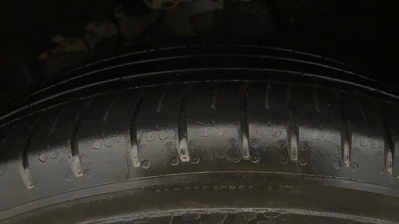 2023 MG HECTOR SHARP PRO 1.5 PETROL TURBO CVT PETROL, Petrol, Automatic, 45,399 km, Left Front Tyre Tread