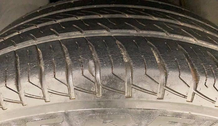 2018 Renault Duster RXS CVT, Petrol, Automatic, 29,311 km, Right Rear Tyre Tread