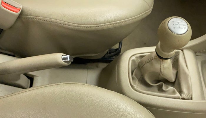 2016 Maruti Ertiga ZDI SHVS, Diesel, Manual, 32,479 km, Gear Lever