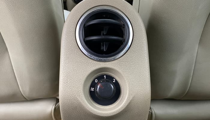 2015 Nissan Terrano XV D THP PREMIUM 110 PS, Diesel, Manual, 90,843 km, Rear AC Vents