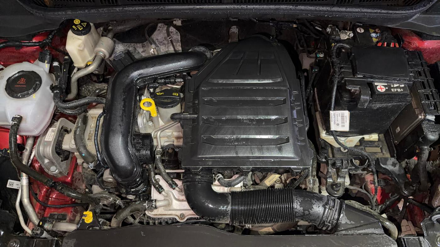 2024 Volkswagen TAIGUN HIGHLINE 1.0 TSI AT, Petrol, Automatic, 35,344 km, Engine View